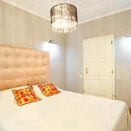 Academia Apartament *